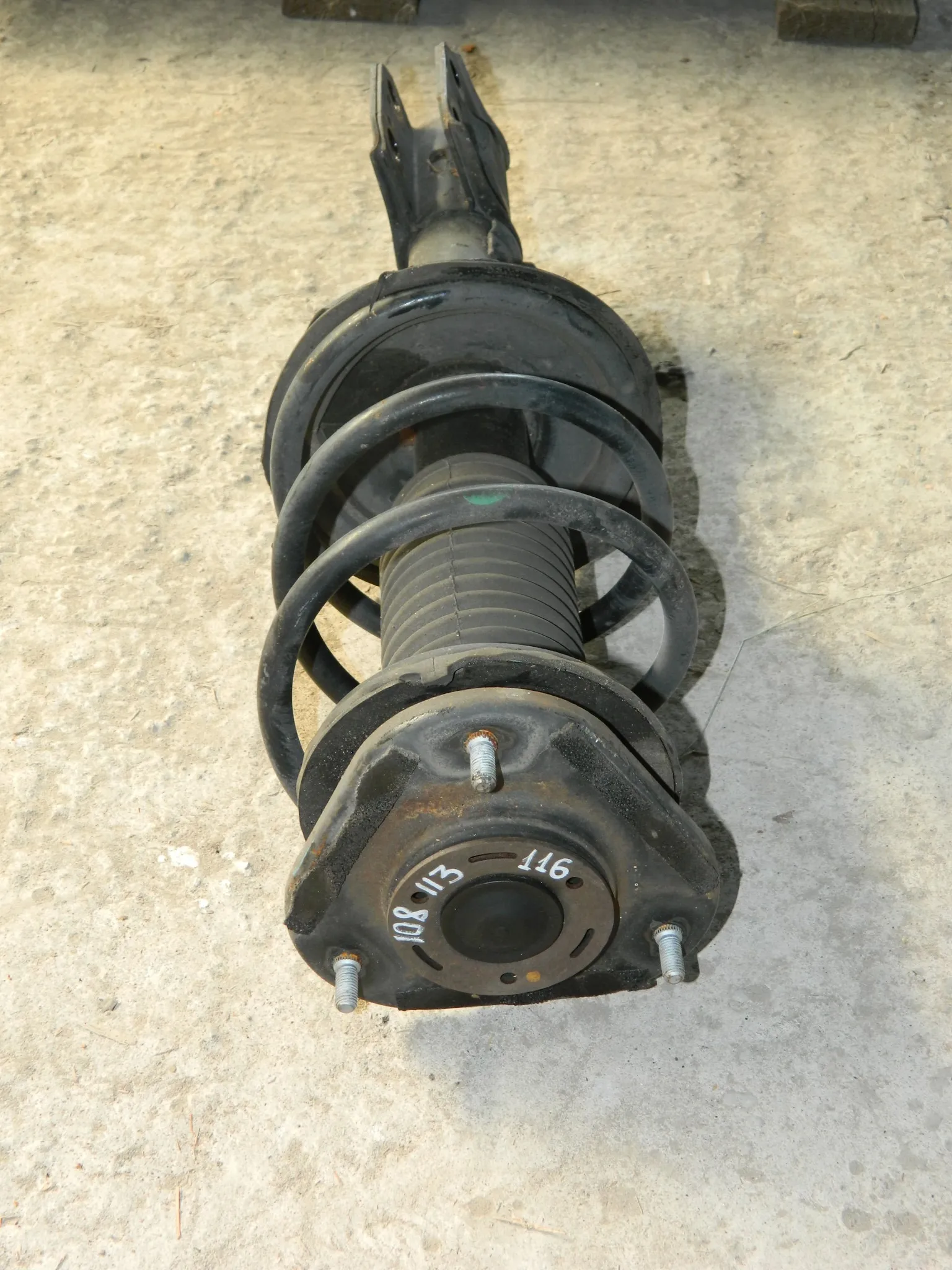 Стойка подвески TOYOTA AVENSIS AZT250 Перед лев (Контрактный) 108113116