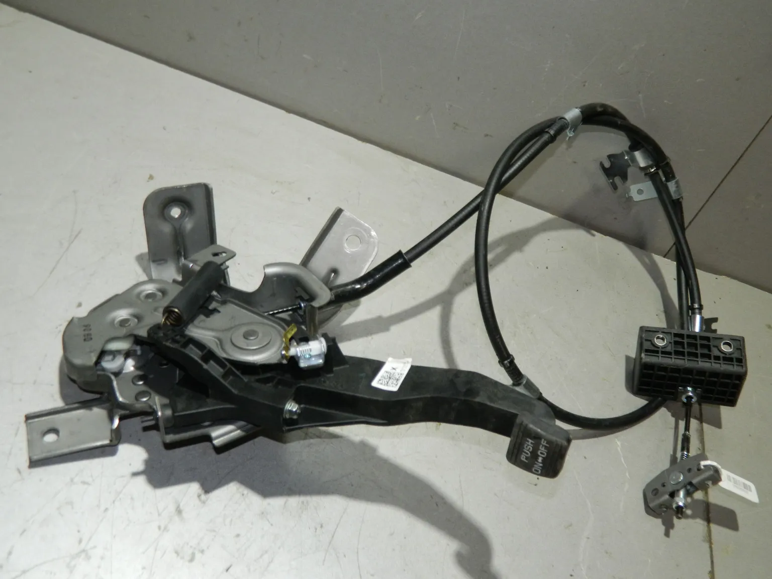 Педаль стояночного тормоза Kia Sportage QL (Б/У)