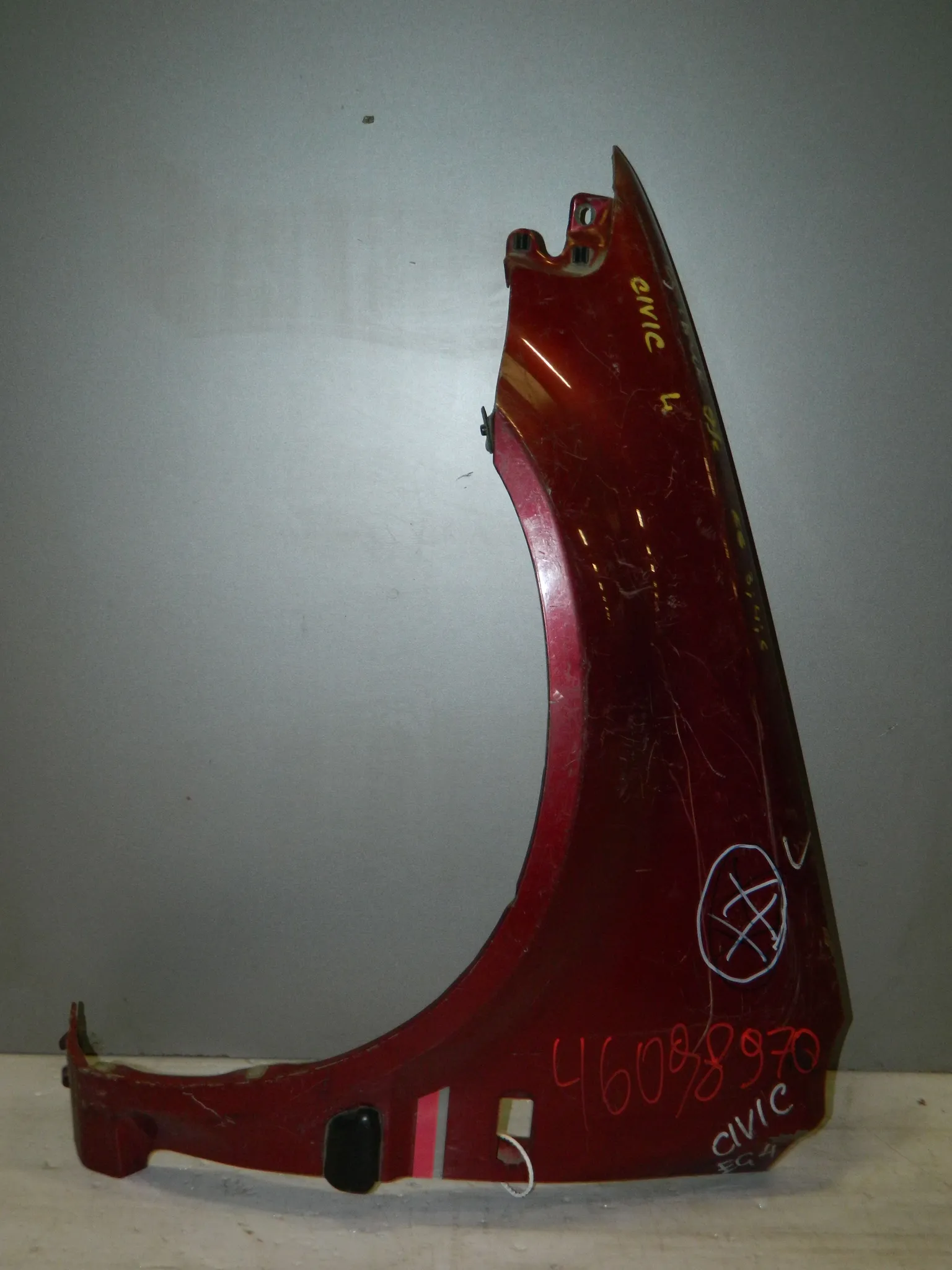 Крыло HONDA CIVIC EG4 Перед Лев (Контрактный) 46098970