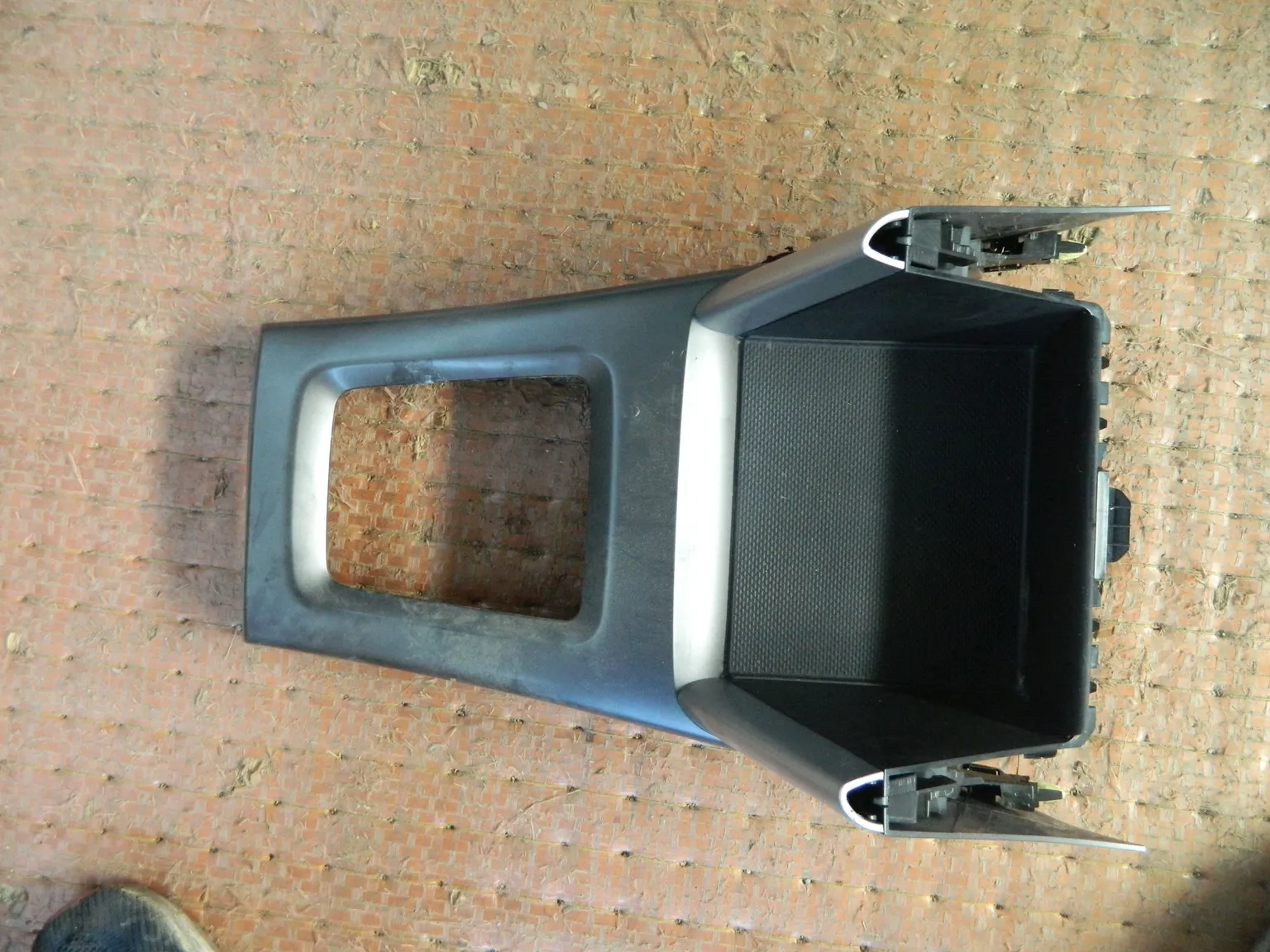 Накладка центральной консоли SUBARU FORESTER SHJ (Контрактный) 1020570002