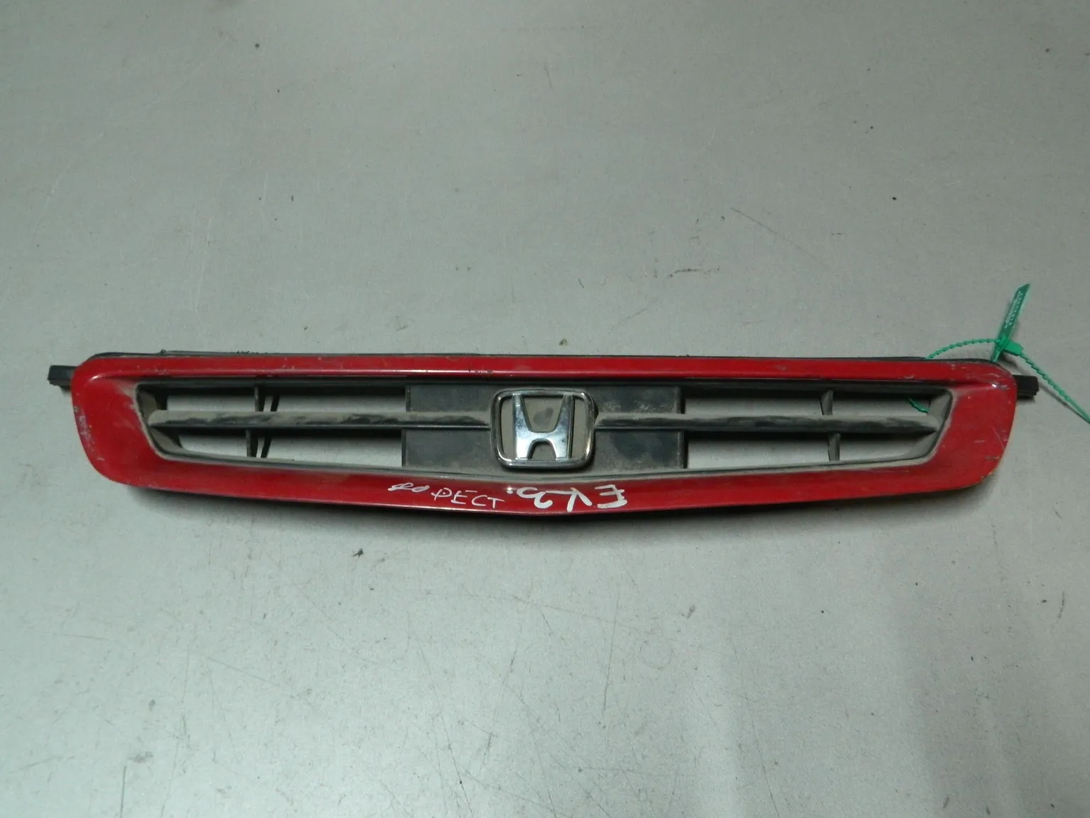 Решетка радиатора HONDA CIVIC EK3 (Контрактный) 81540967