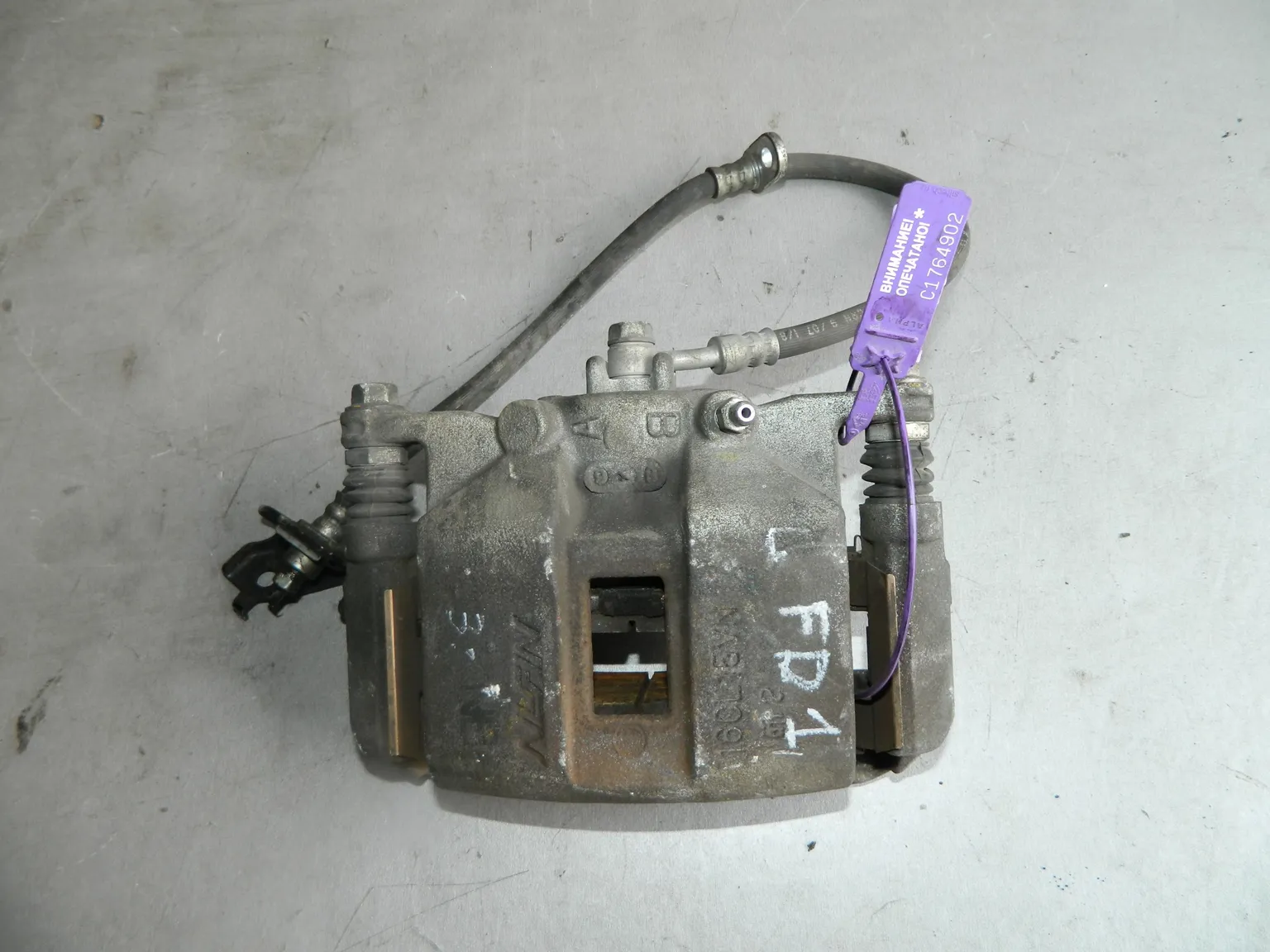 Суппорт HONDA CIVIC FD1 Перед Лев (Контрактный) C1764902