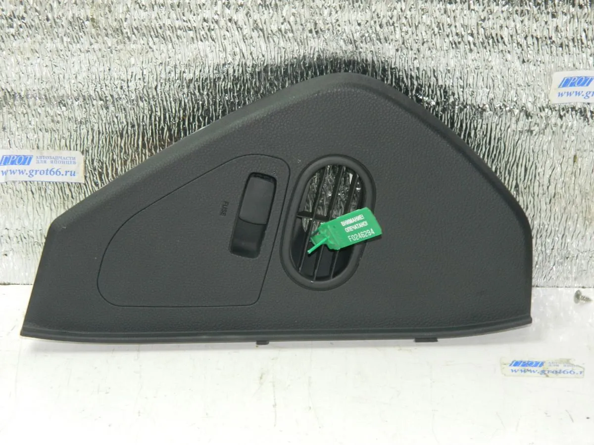 Накладка на торпедо HYUNDAI EQUUS VI G6DA 2013-2015 Прав (Б/У) F0246294