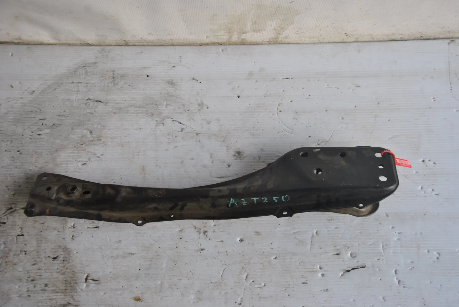 Балка продольная TOYOTA AVENSIS AZT250 (Контрактный) 25284018