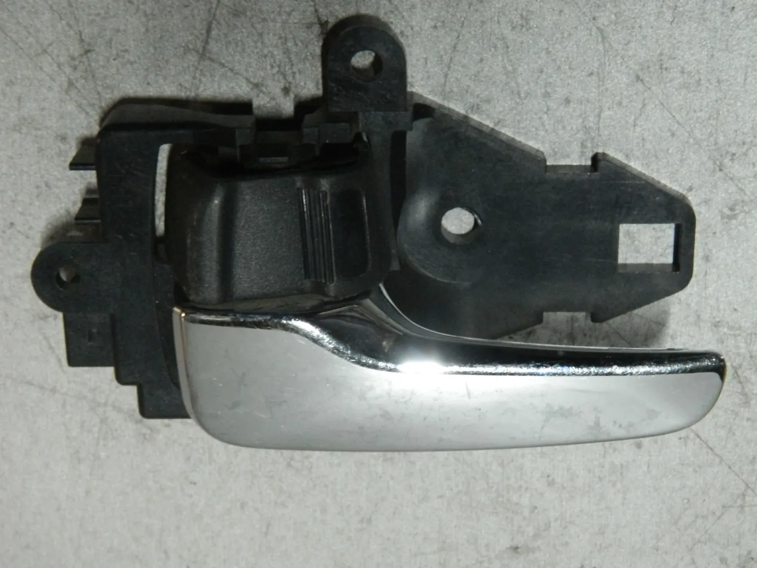 Ручка двери внутренняя MITSUBISHI LANCER X CY4A Лев (Контрактный) 81528489