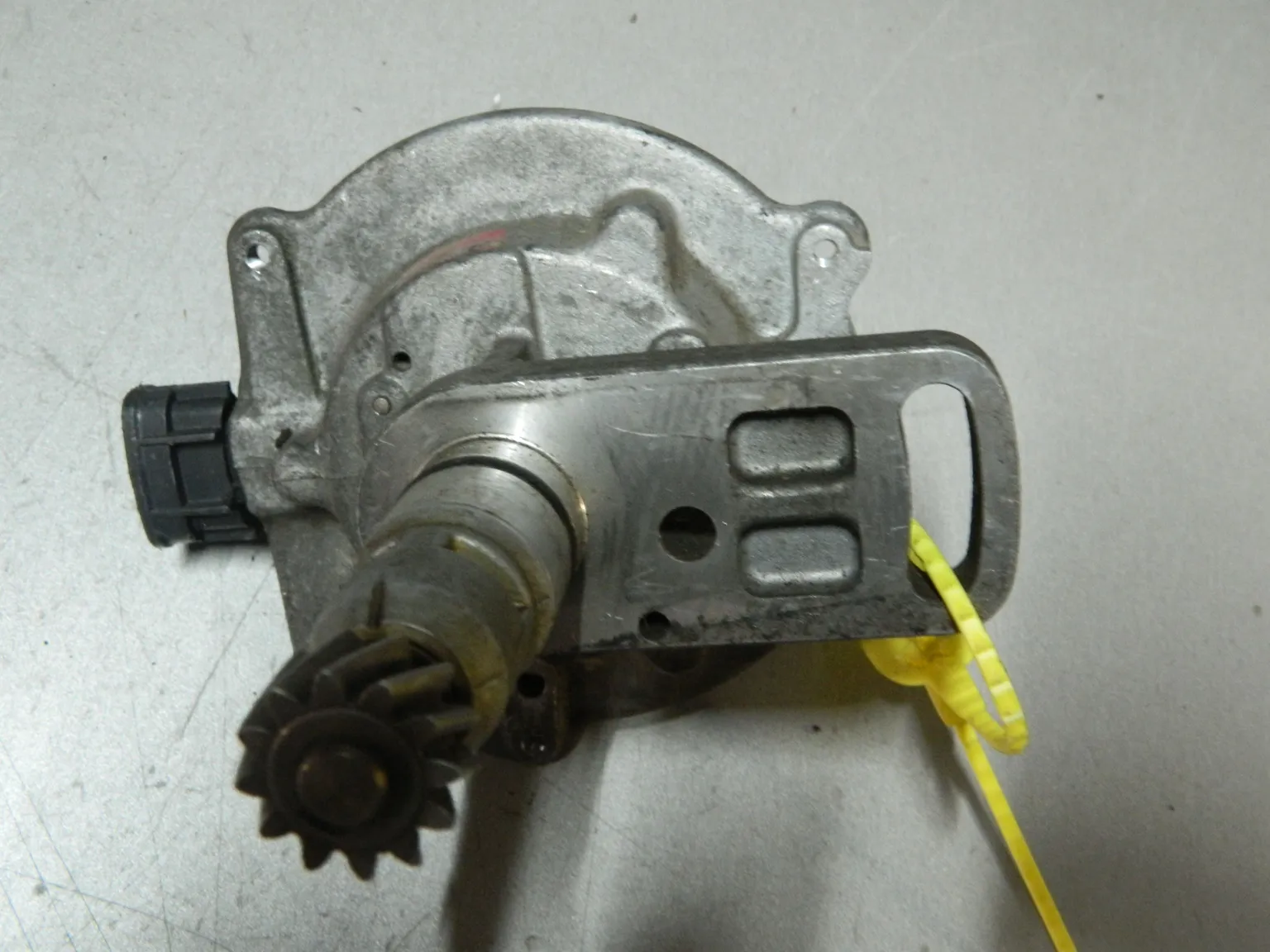 Трамблер TOYOTA 1GFE (Контрактный) 79773818