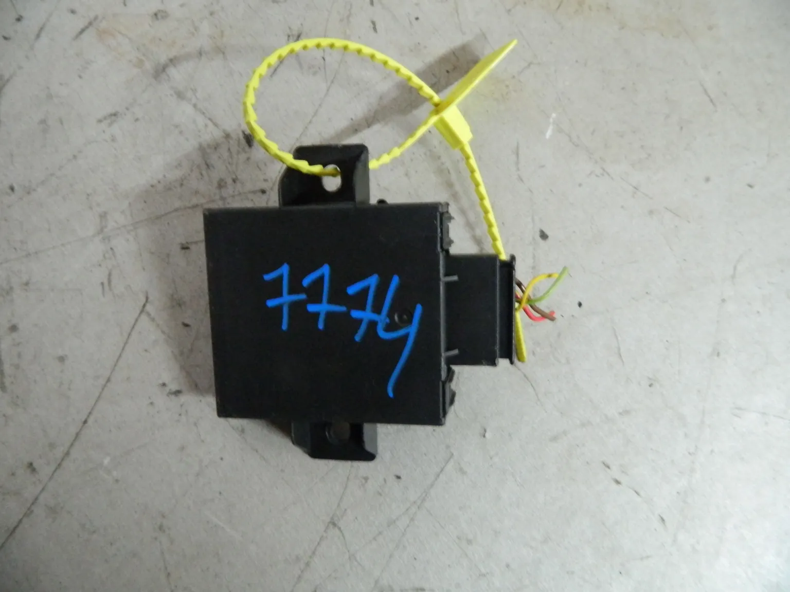 Блок электронный VOLKSWAGEN TOUAREG 7L7 (Контрактный) 94584136