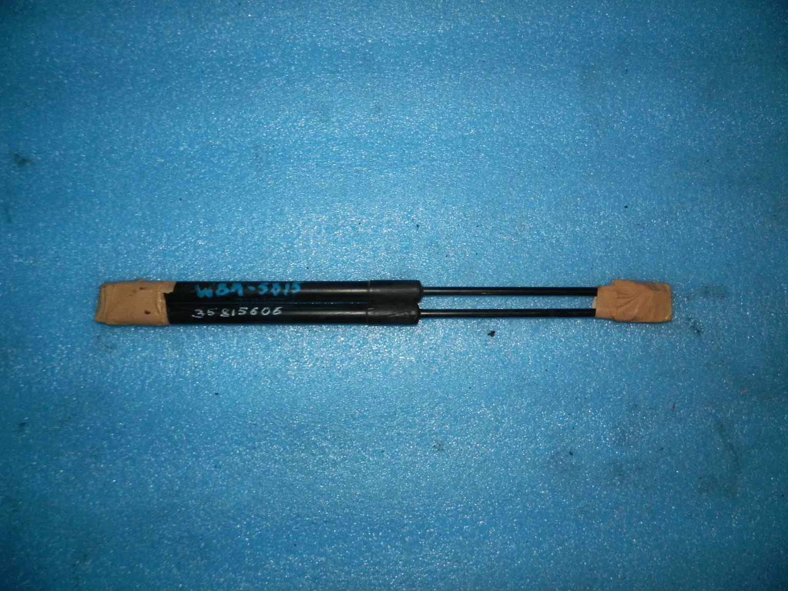 Амортизатор крышки багажника BMW 1-SERIES F20 N13B16A (ПАРА) (Контрактный) 35815606