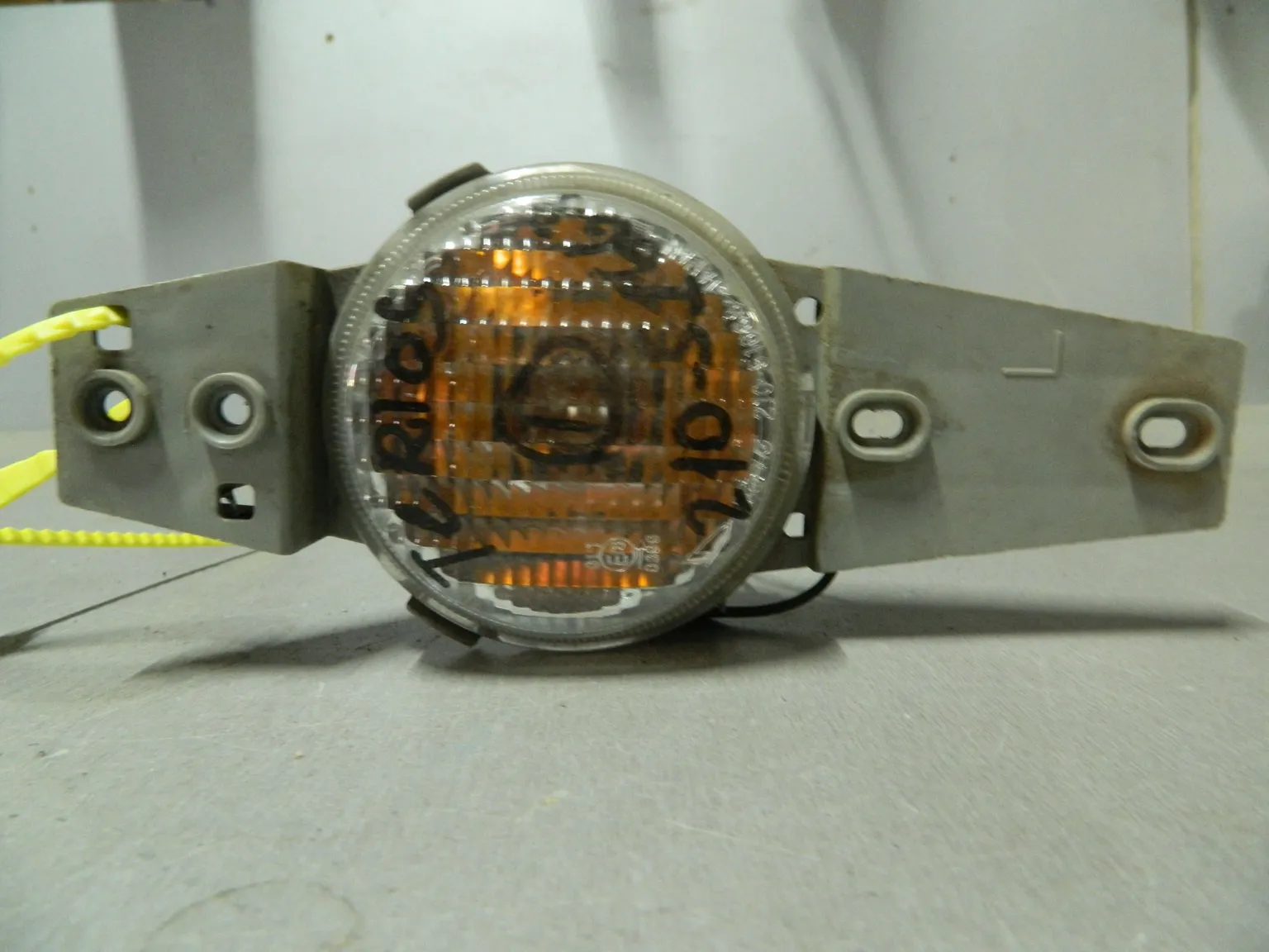 Повторитель поворота DAIHATSU TERIOS KID J111G Перед Лев (Контрактный) 79768032