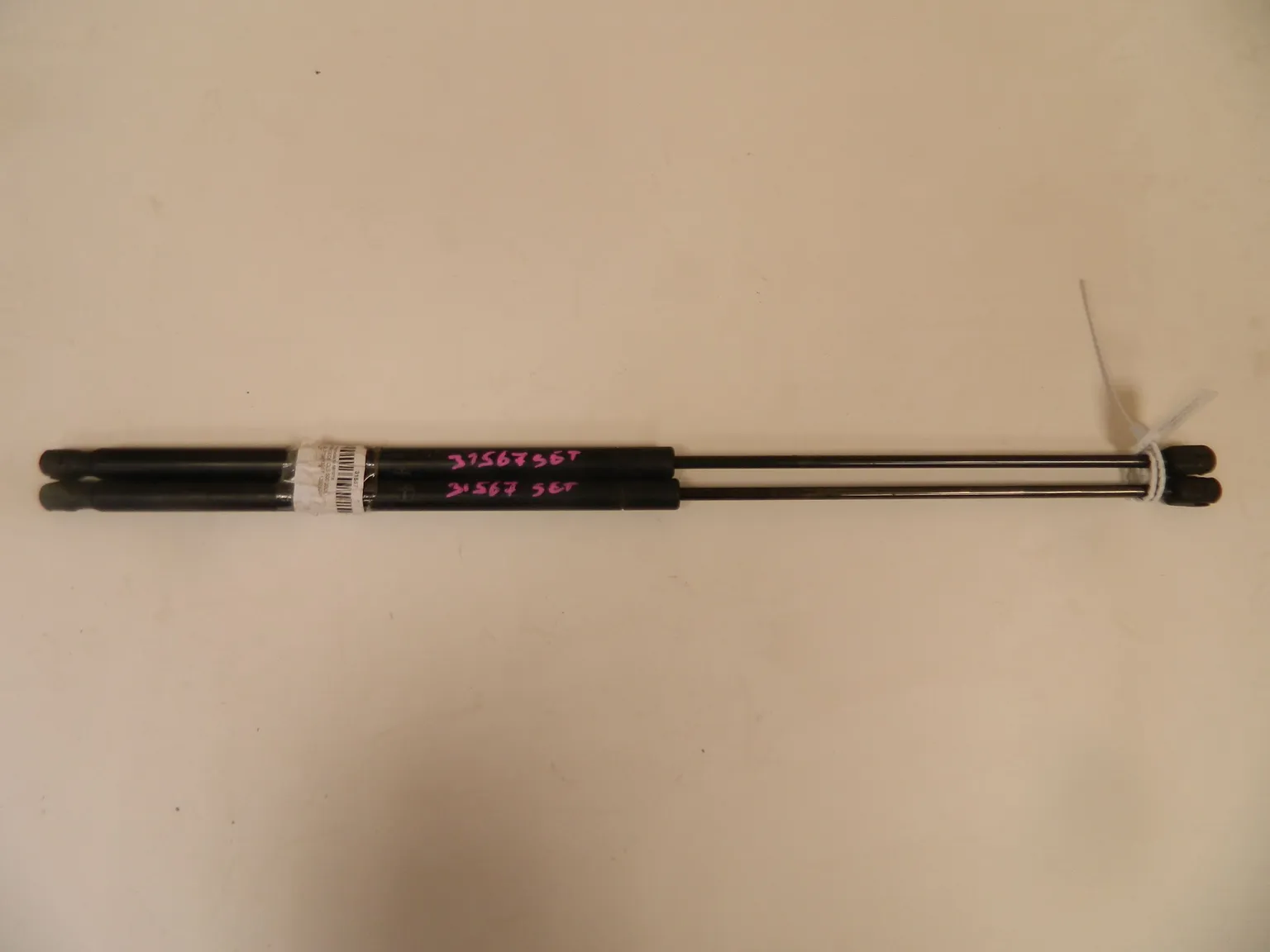 Амортизатор капота MERCEDES CLS500 C219 (Контрактный) 68000022