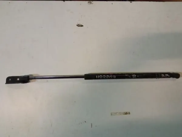 Амортизатор багажника TOYOTA BB Прав (Контрактный) 81528940