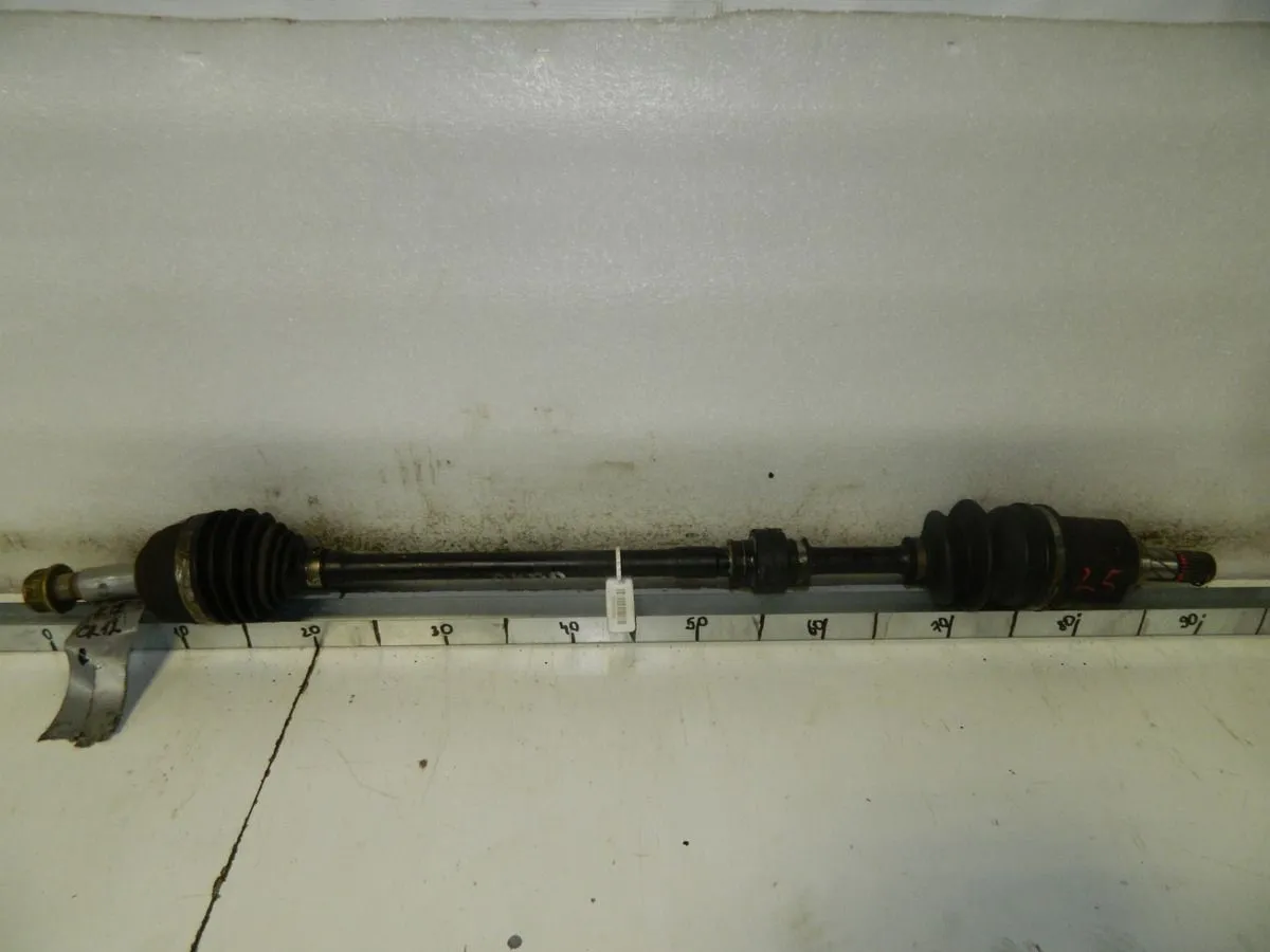 Привод NISSAN CUBE Z11 CR14DE Перед Прав (Контрактный) 35015514