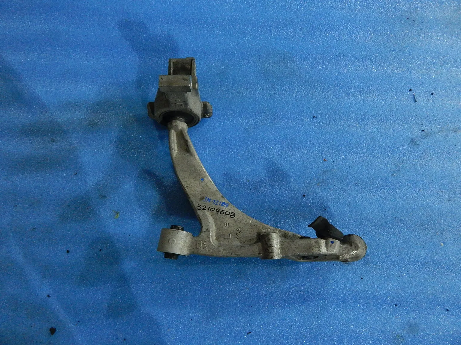 Рычаг подвески INFINITI FX35 S51 Перед Лев (Контрактный) 32109608