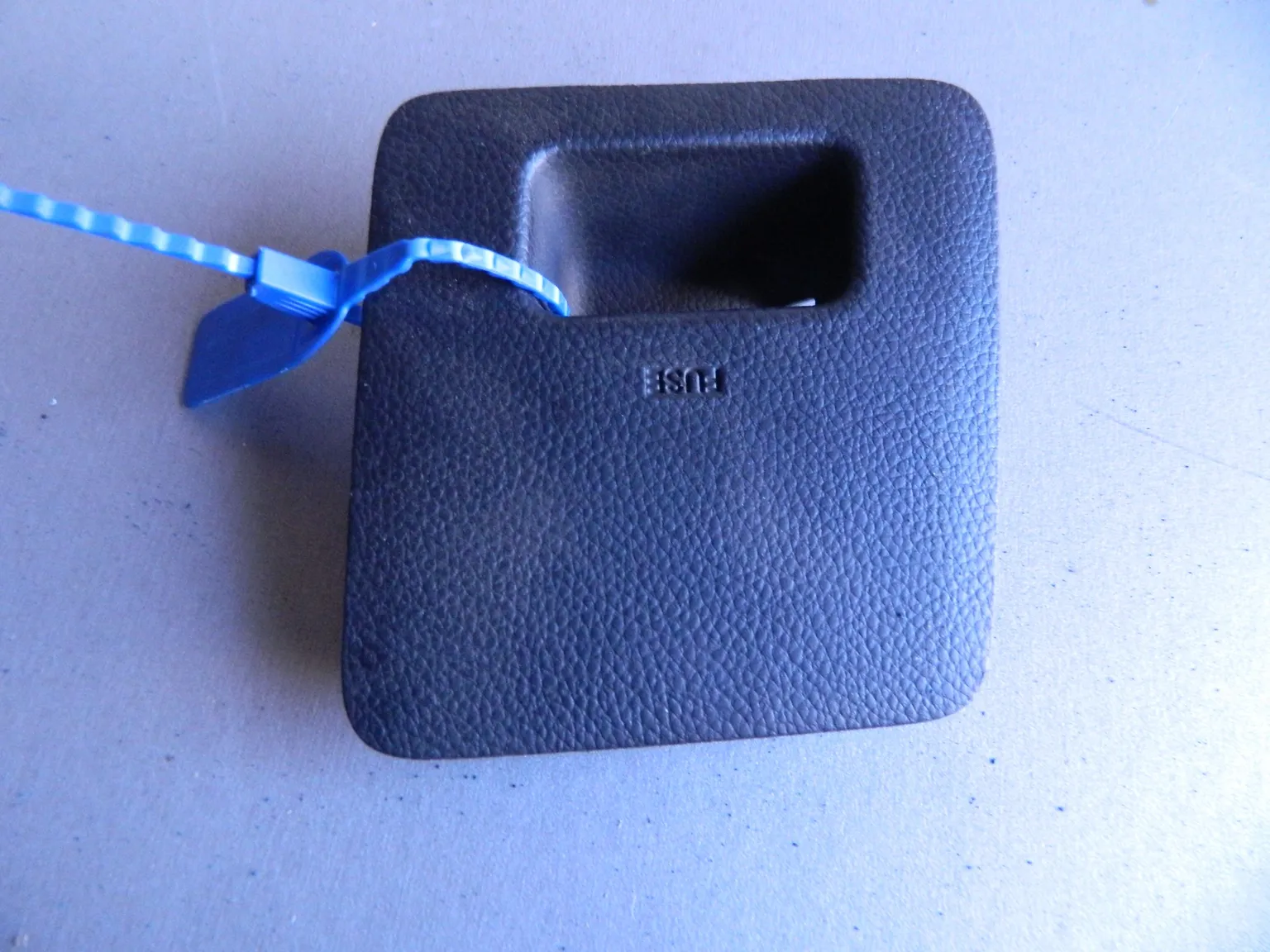 Крышка блока предохранителей HYUNDAI EQUUS G6DA 2013-2015 (Б/У) 69838247 847823N800