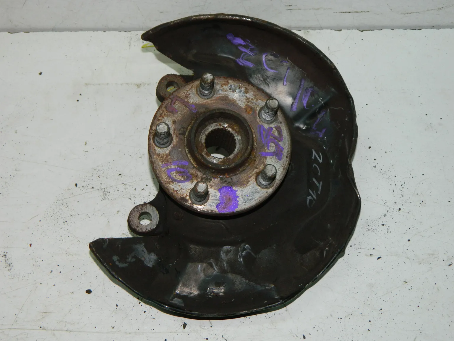 Ступица TOYOTA OPA ZCT10 Перед Лев (Контрактный) 40940687