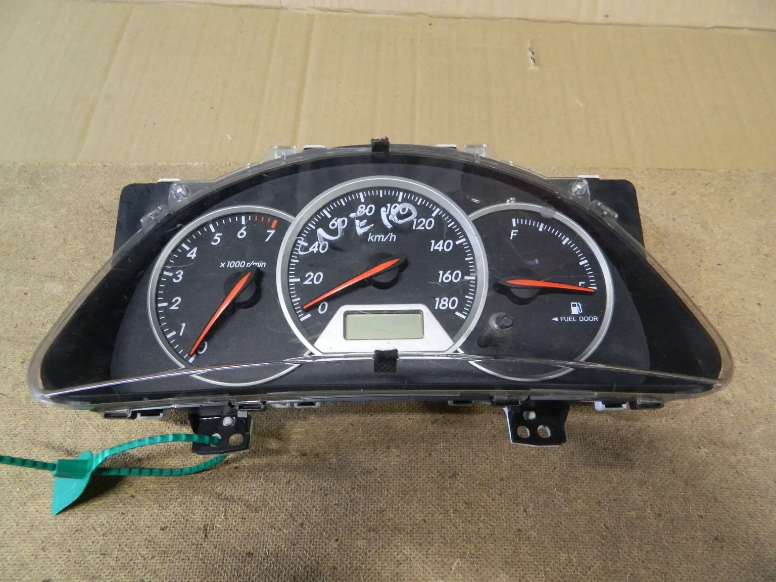 Панель приборов TOYOTA WISH ZNE10 (Контрактный) 79590075