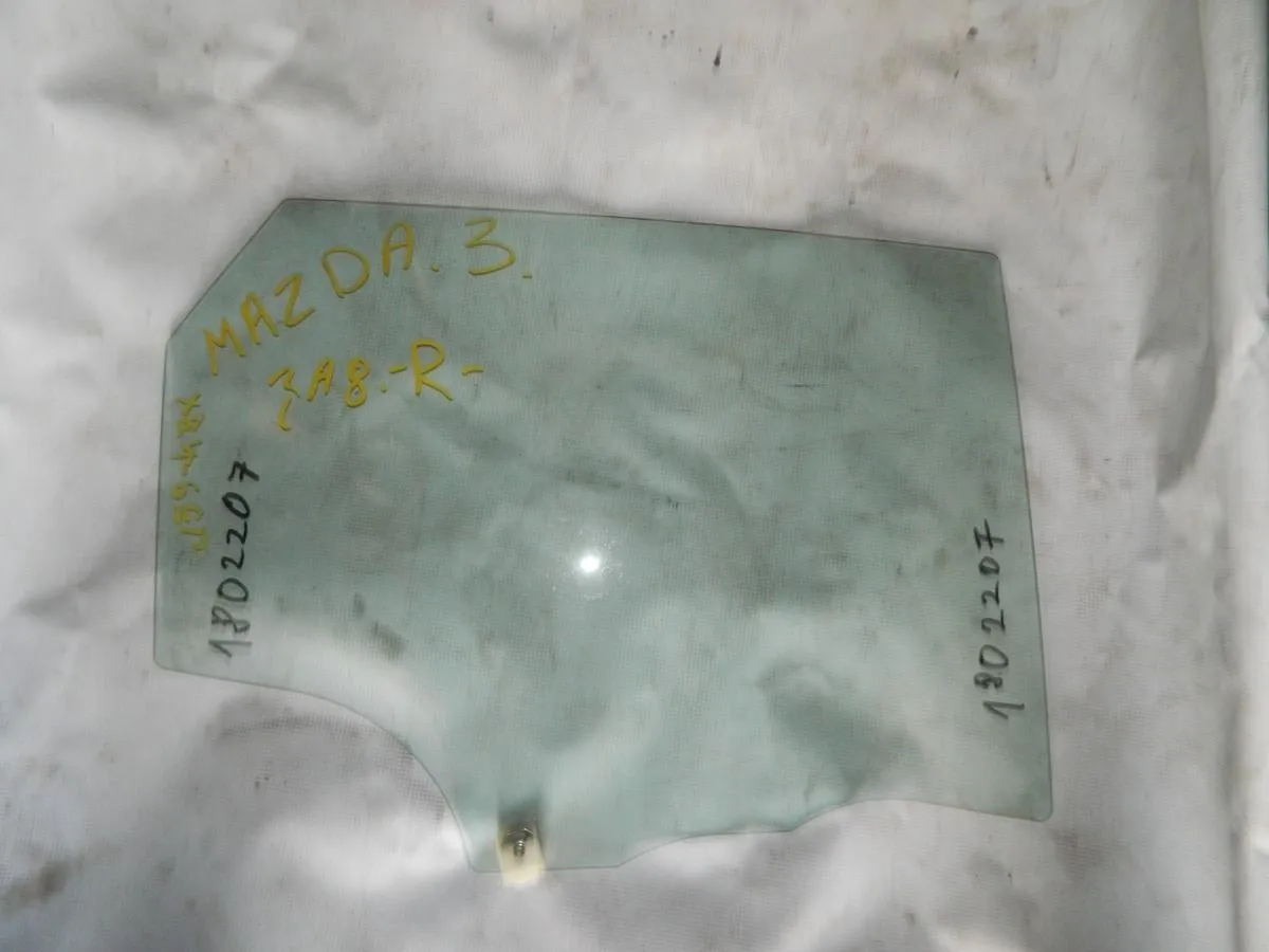 Стекло двери MAZDA 3 Задн. Прав (Контрактный) 1802207