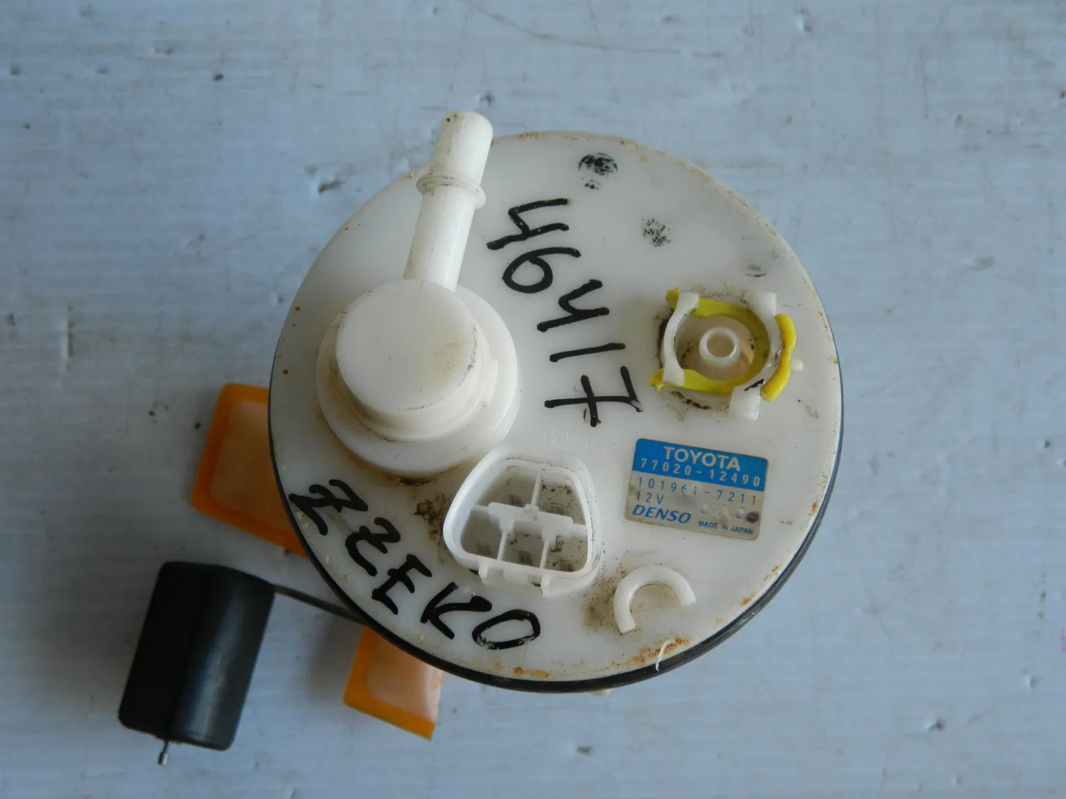 Насос топливный TOYOTA 7702012490 TOYOTA COROLLA ZZE120 4ZZFE (Б/У)