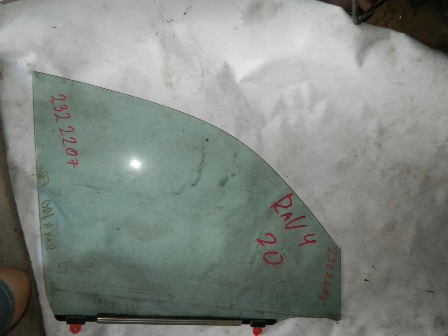 Стекло двери TOYOTA RAV4 20 Перед. Прав (Контрактный) 2322207