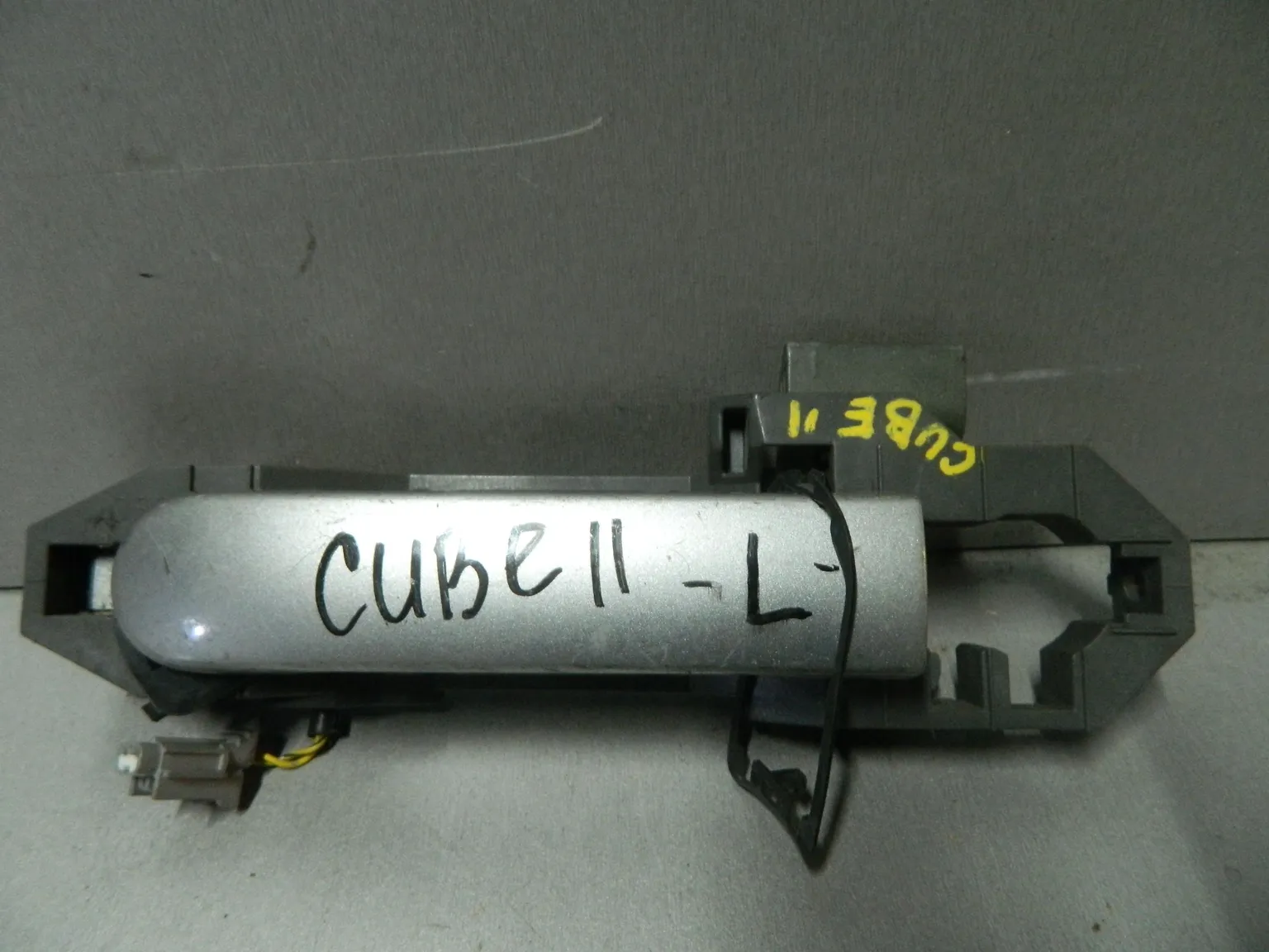 Ручка двери наружная NISSAN CUBE Z11 Зад Лев (Контрактный) 81528067