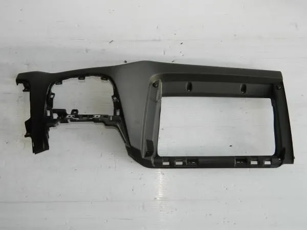 Накладка торпедо HYUNDAI SOLARIS HCR (Б/У) 610707