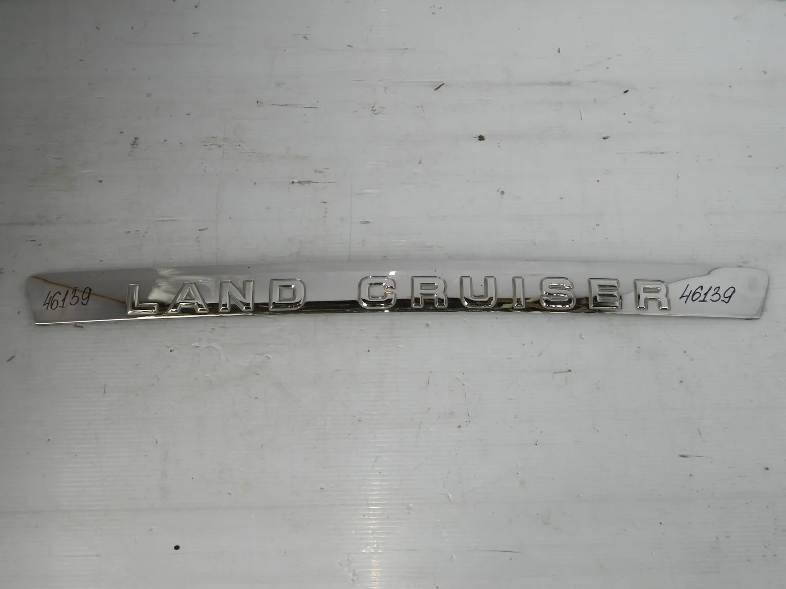 Накладка крышки багажника TOYOTA LAND CRUISER GRJ200 (Б/У) 79773093 7680160121