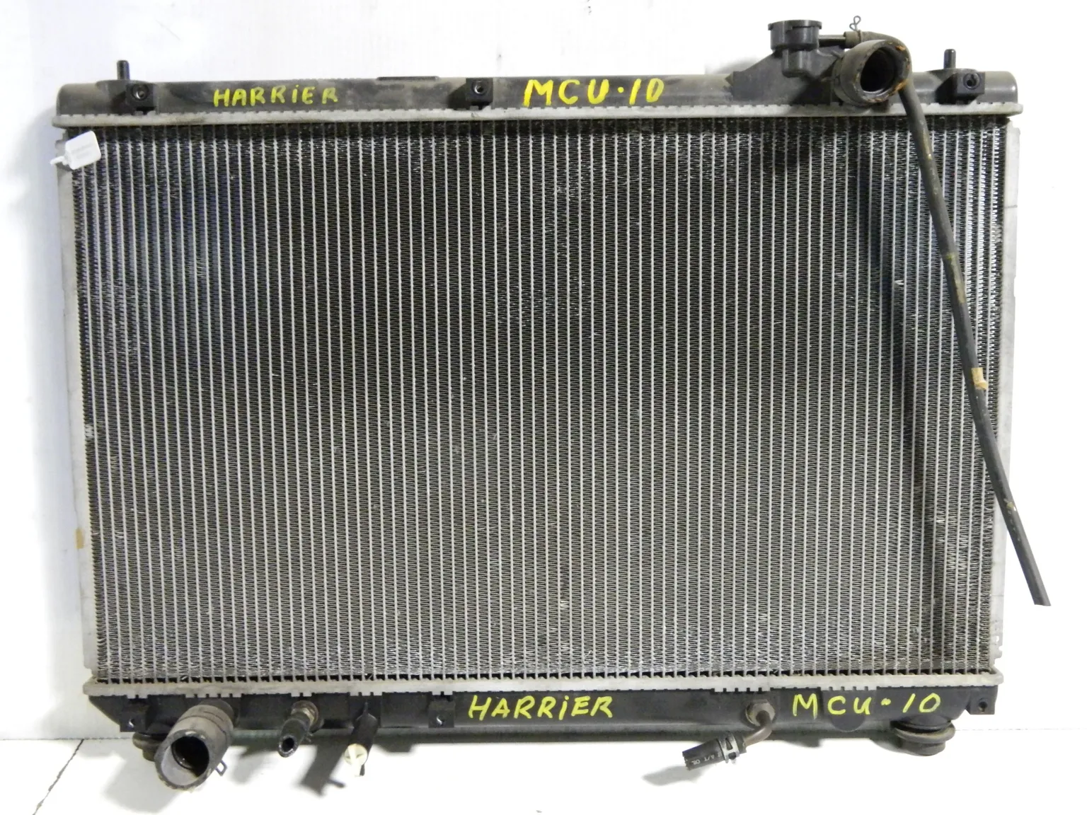 Радиатор ДВС TOYOTA HARRIER MCU10 (Контрактный) 69586486