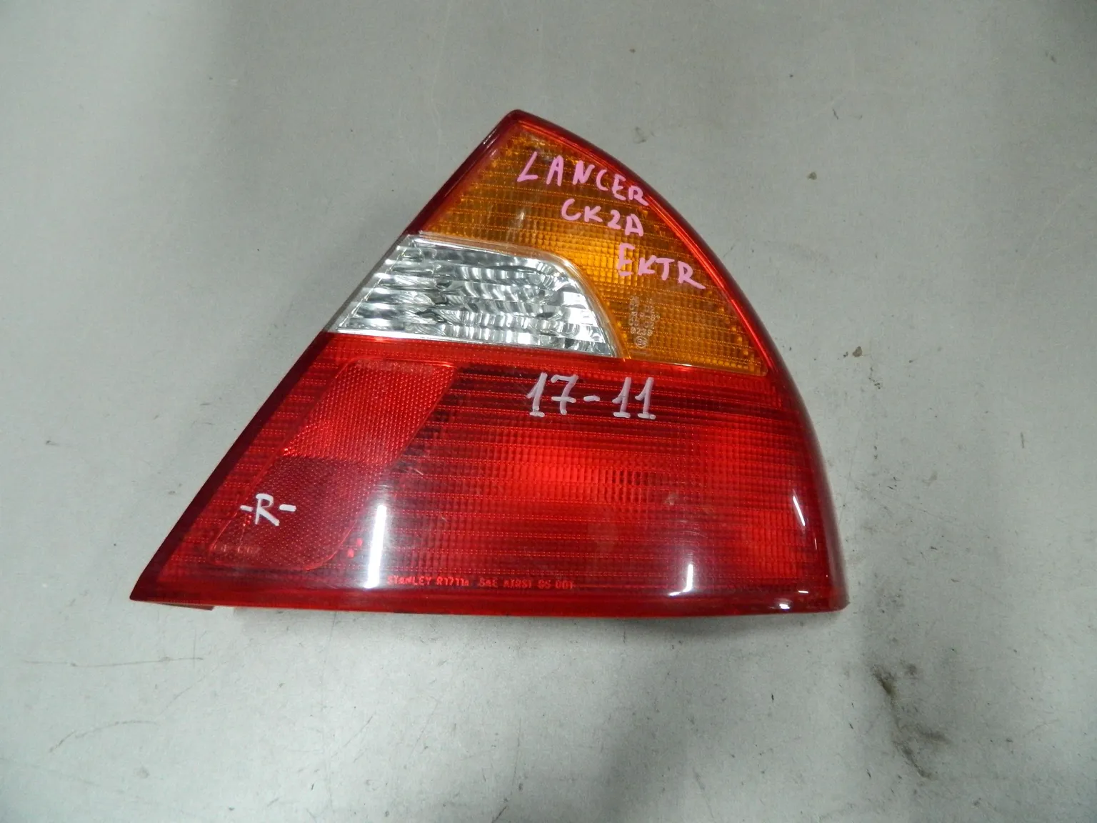 Фонарь MITSUBISHI LANCER CK2A Зад Прав 1711 (Контрактный) 68000960