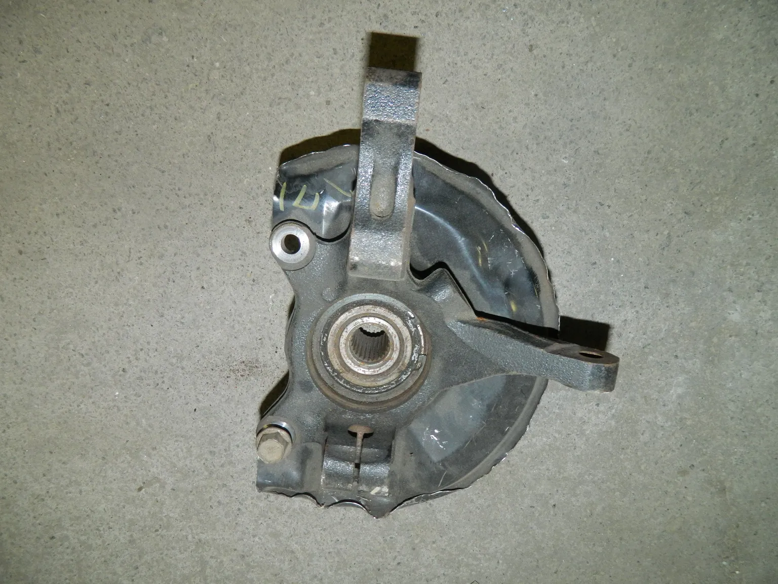 Ступица MITSUBISHI LANCER CS2A Перед Прав (Контрактный) 79591224