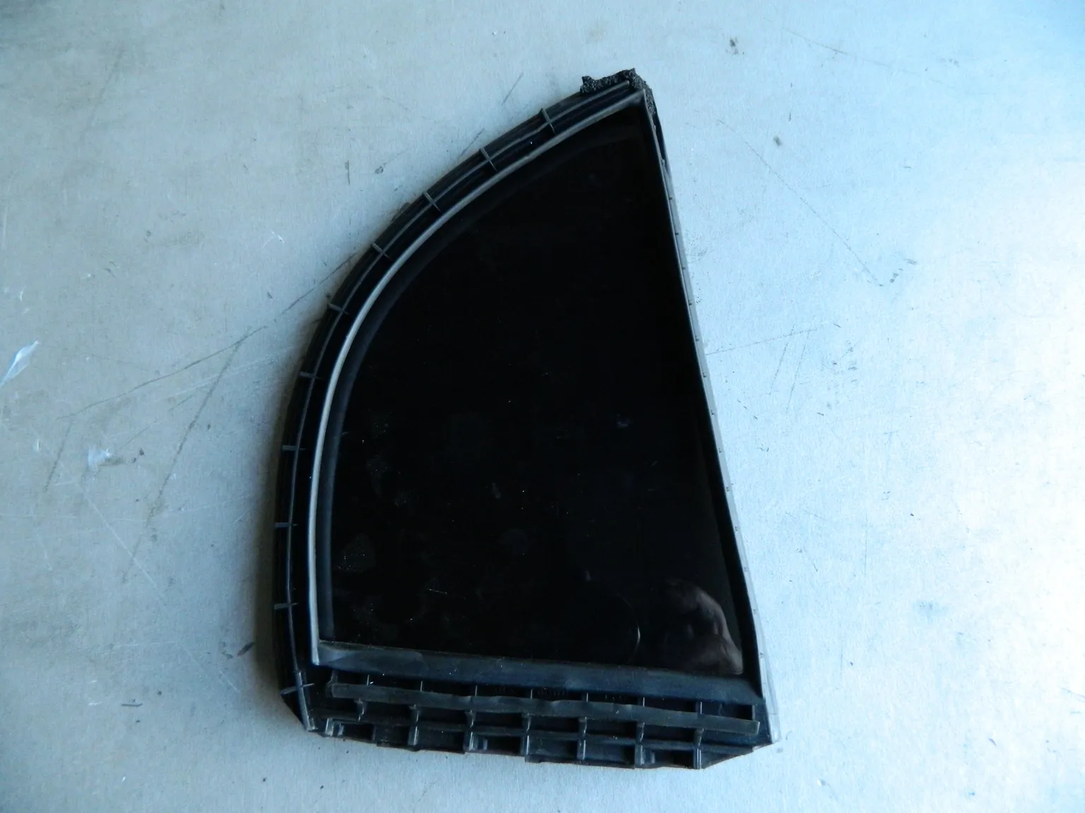 Форточка двери HONDA CIVIC FD1 Задн Лев (Контрактный) 1081880113