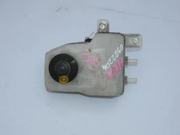 Бачок главного тормозного циллиндра TOYOTA PRIUS NHW20 1NZFXE (Контрактный) 4722047030