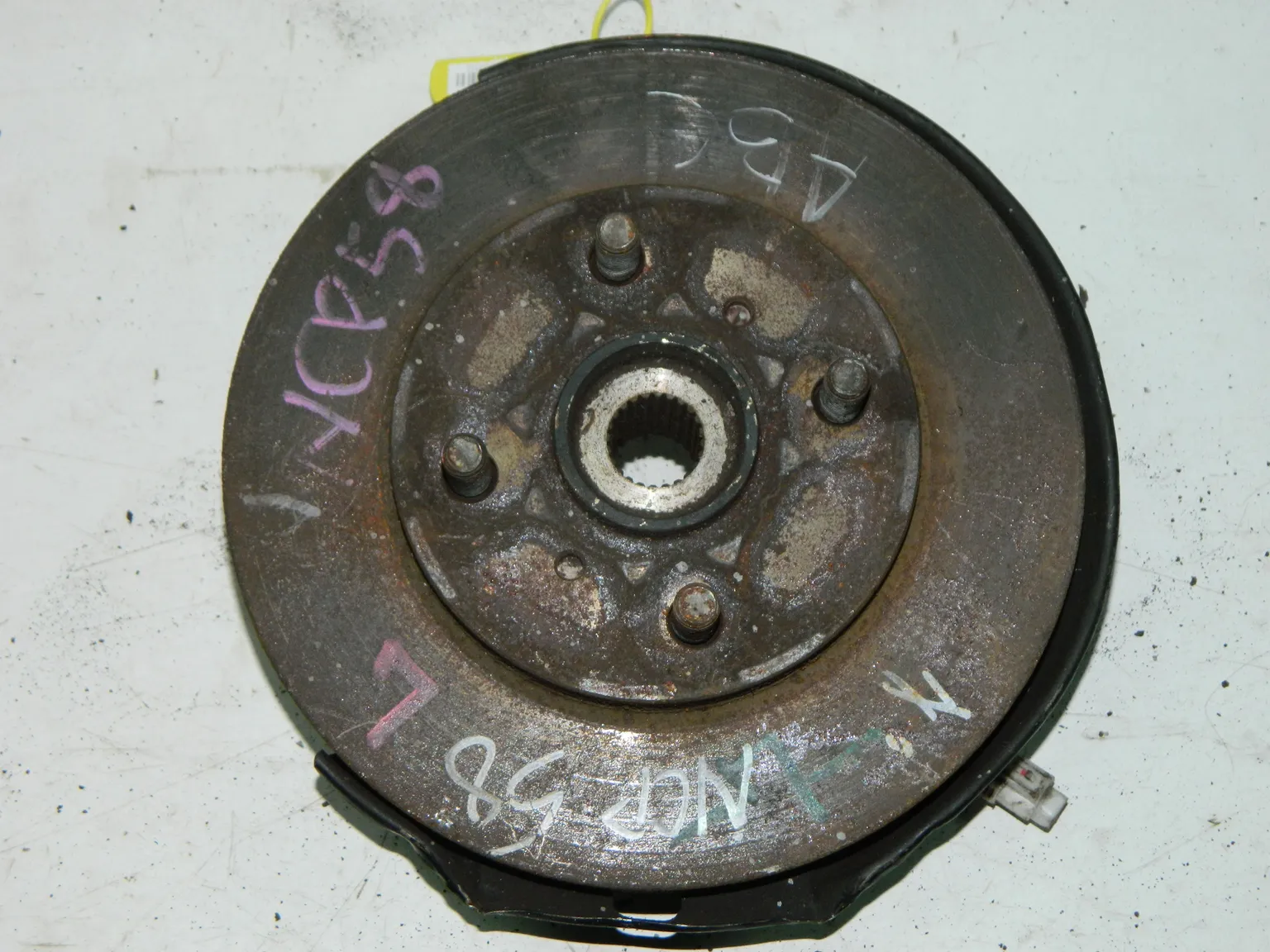 Ступица TOYOTA PROBOX NCP58 Перед Лев (Контрактный) 40940689