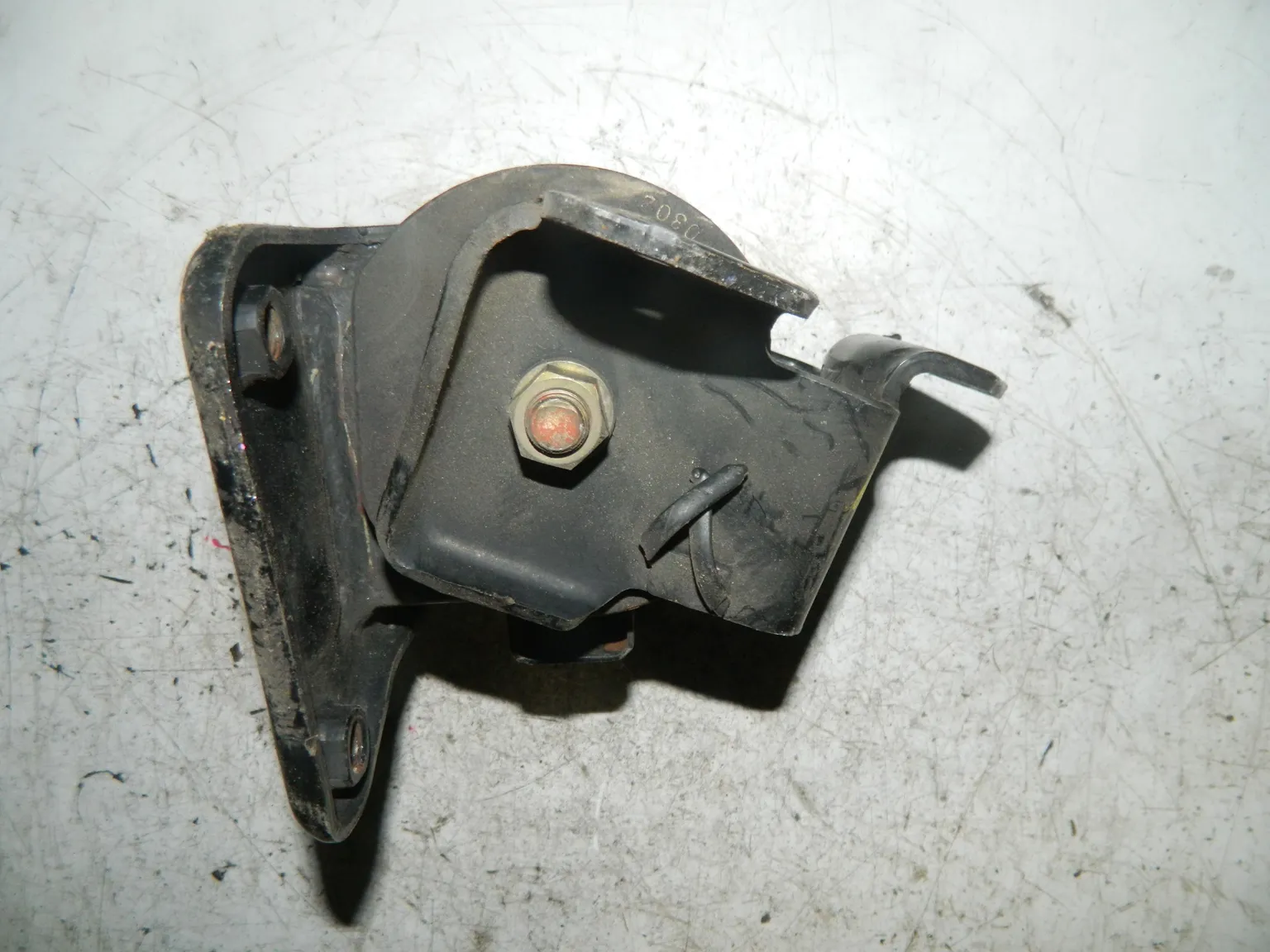 Подушка двигателя MITSUBISHI CHARIOT N41W 4G64 Прав (Контрактный)