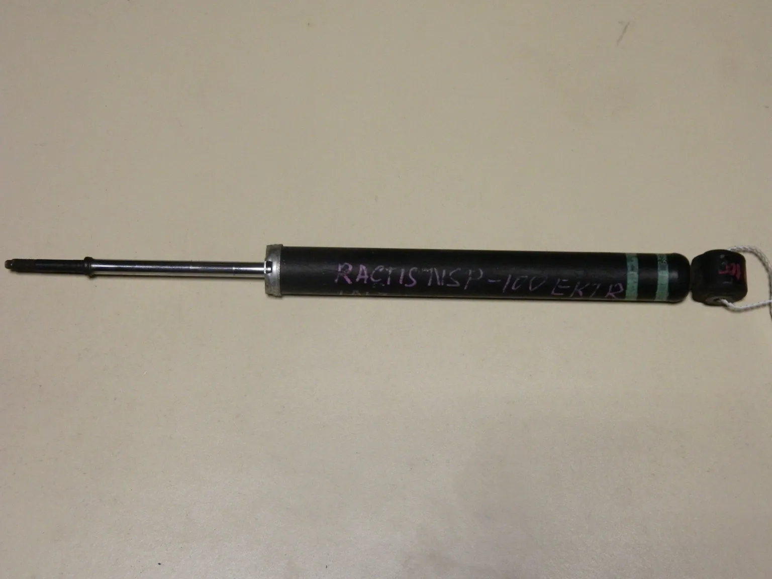 Амортизатор TOYOTA RACTIS NCP100 Зад (Контрактный)