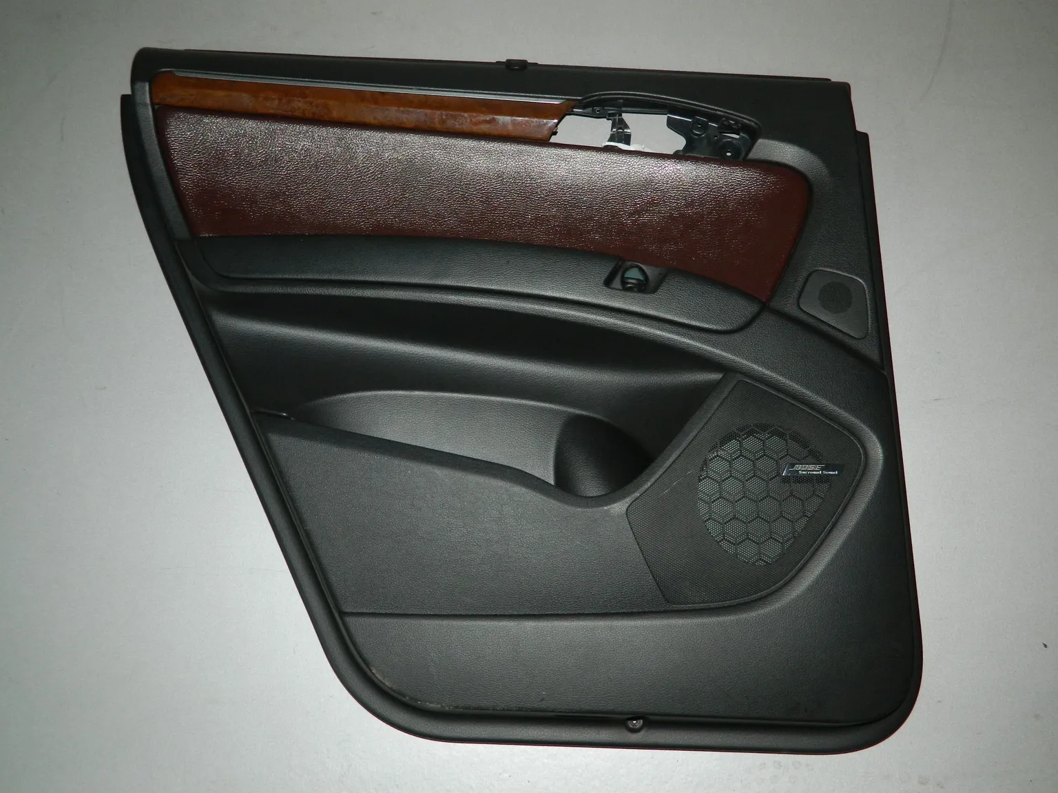 Обшивка двери AUDI Q7 4L Зад Лев (Б/У)