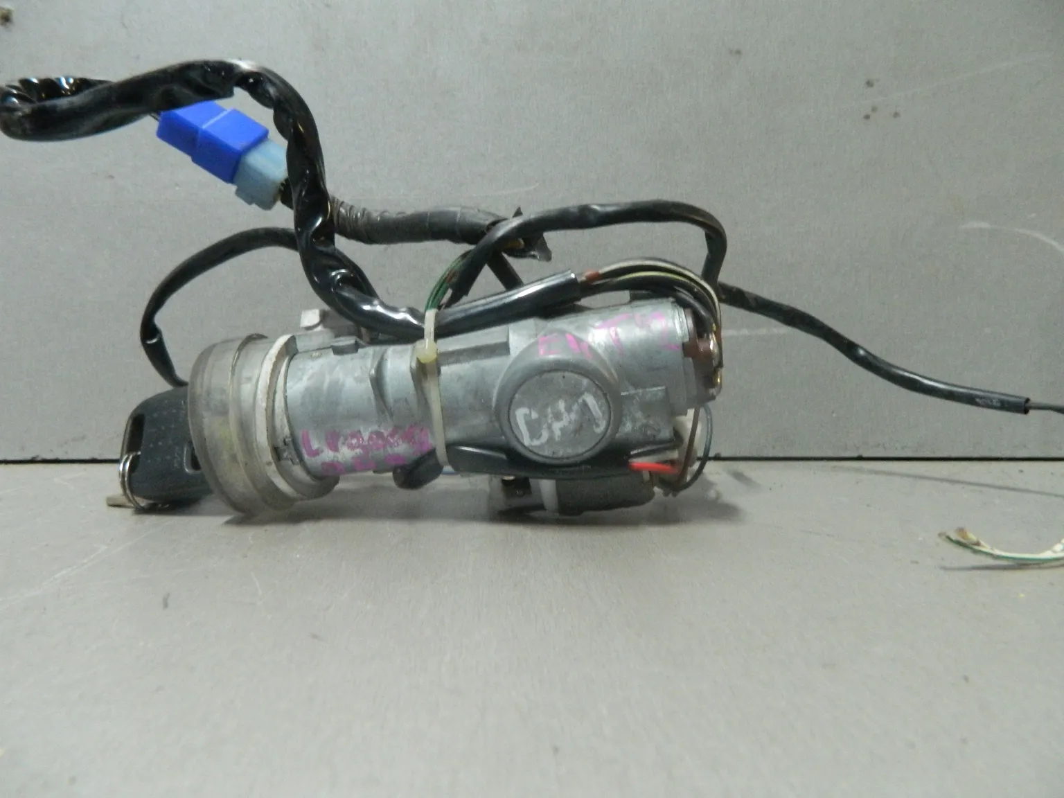 Замок зажигания SUBARU LEGACY BH9 (Контрактный) 81532268