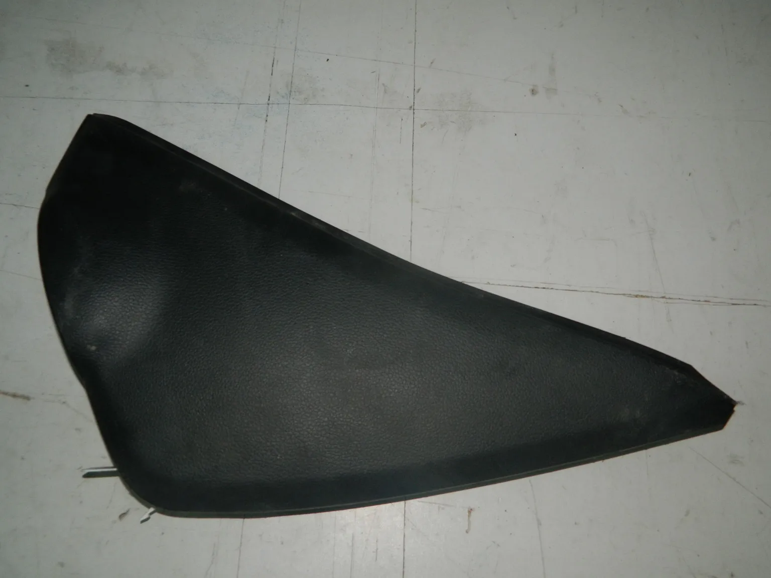 Накладка на торпедо KIA RIO QB G4FA Прав (Б/У) 46098055