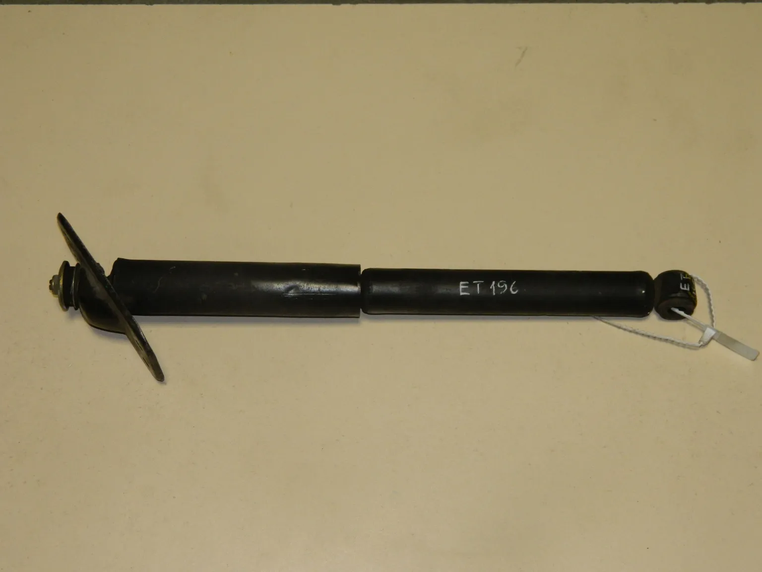 Амортизатор TOYOTA CALDINA ET196 Зад (Контрактный) 45992091