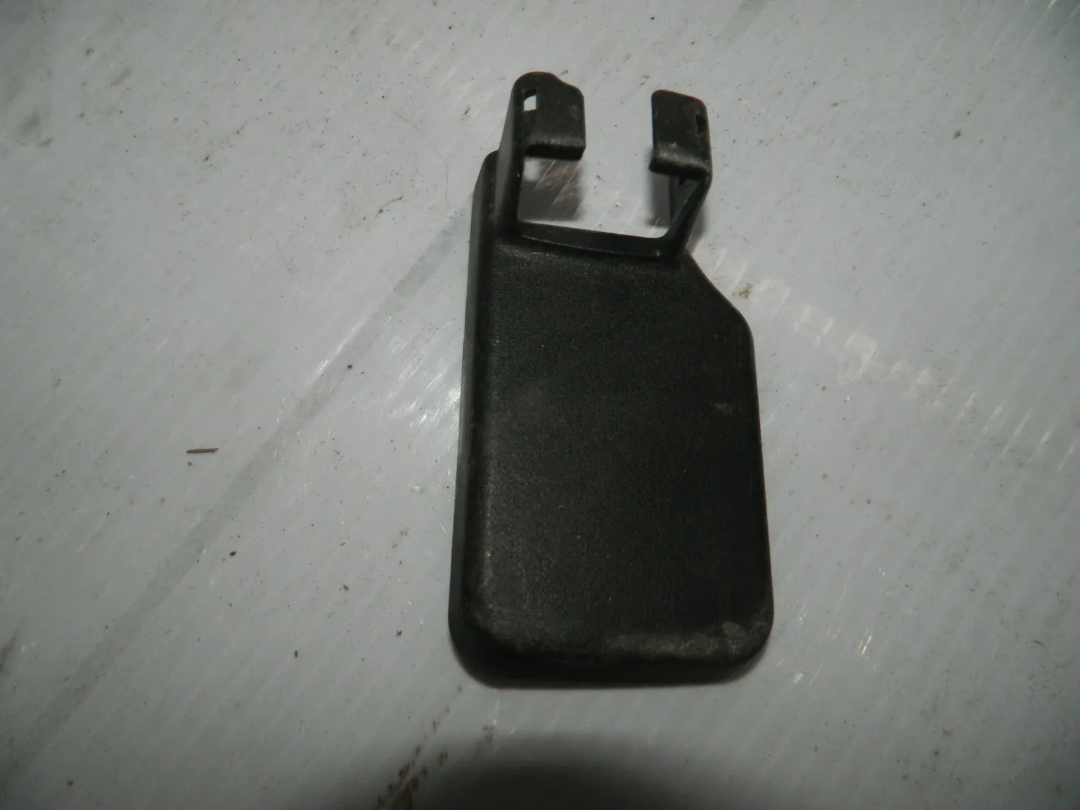 Накладка крепления сидений MITSUBISHI LANCER CY4A Перед Прав (Контрактный) 0692604