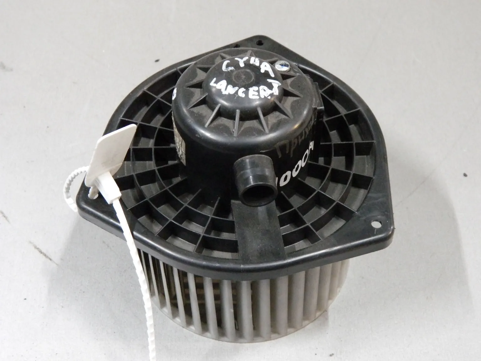 Мотор печки MITSUBISHI LANCER CY4A (Контрактный) 68000537