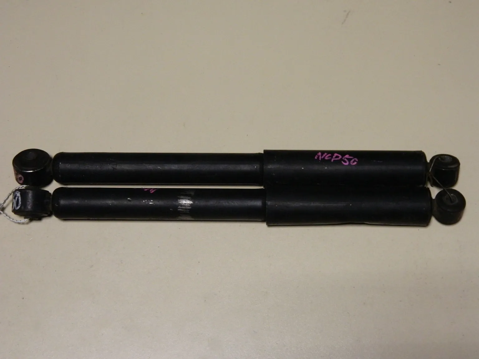 Амортизатор TOYOTA PROBOX NCP50 Зад ПАРА (Контрактный) 45992051