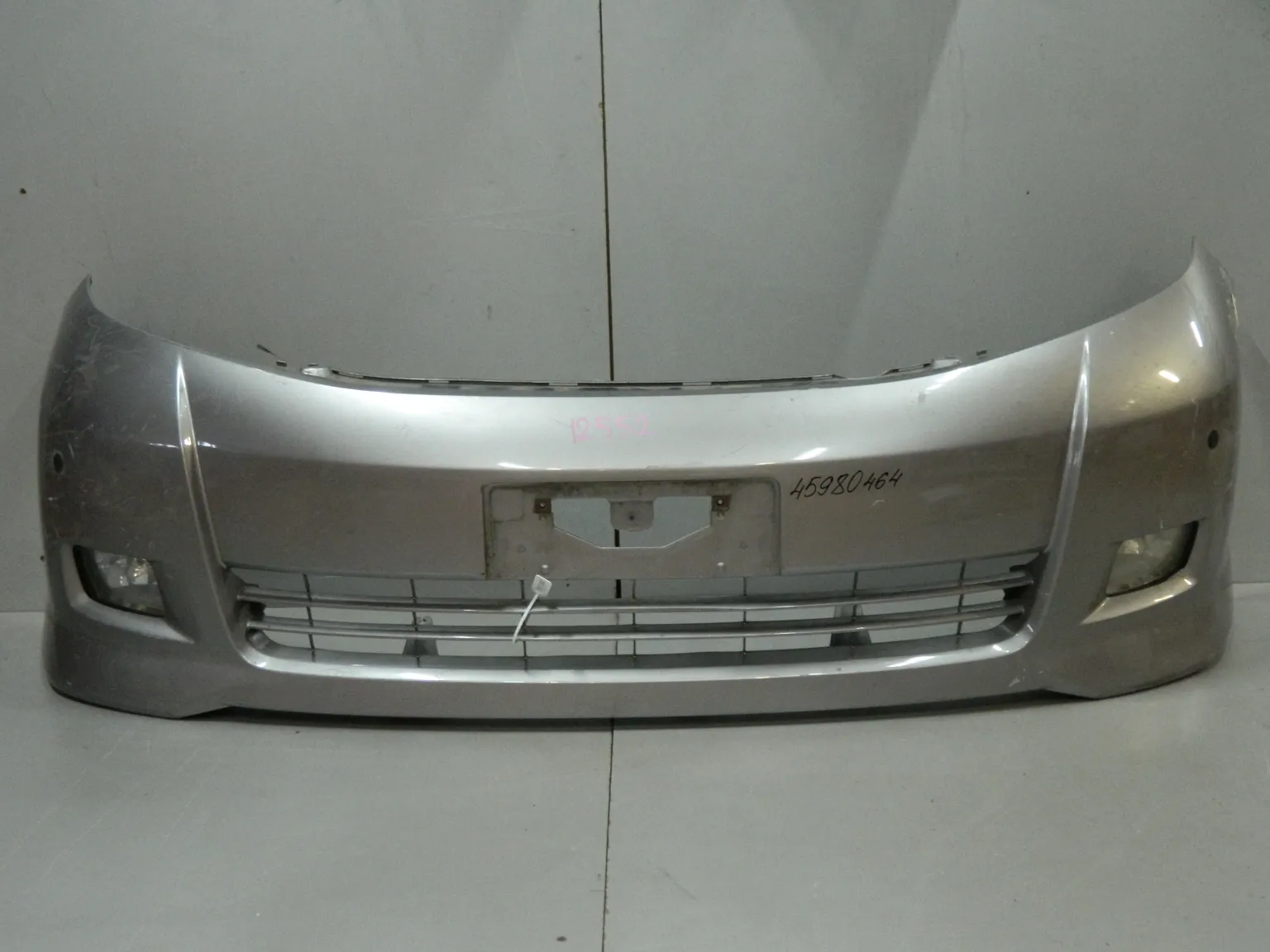 Бампер передний TOYOTA ISIS ZNM10 (Контрактный) 45980464