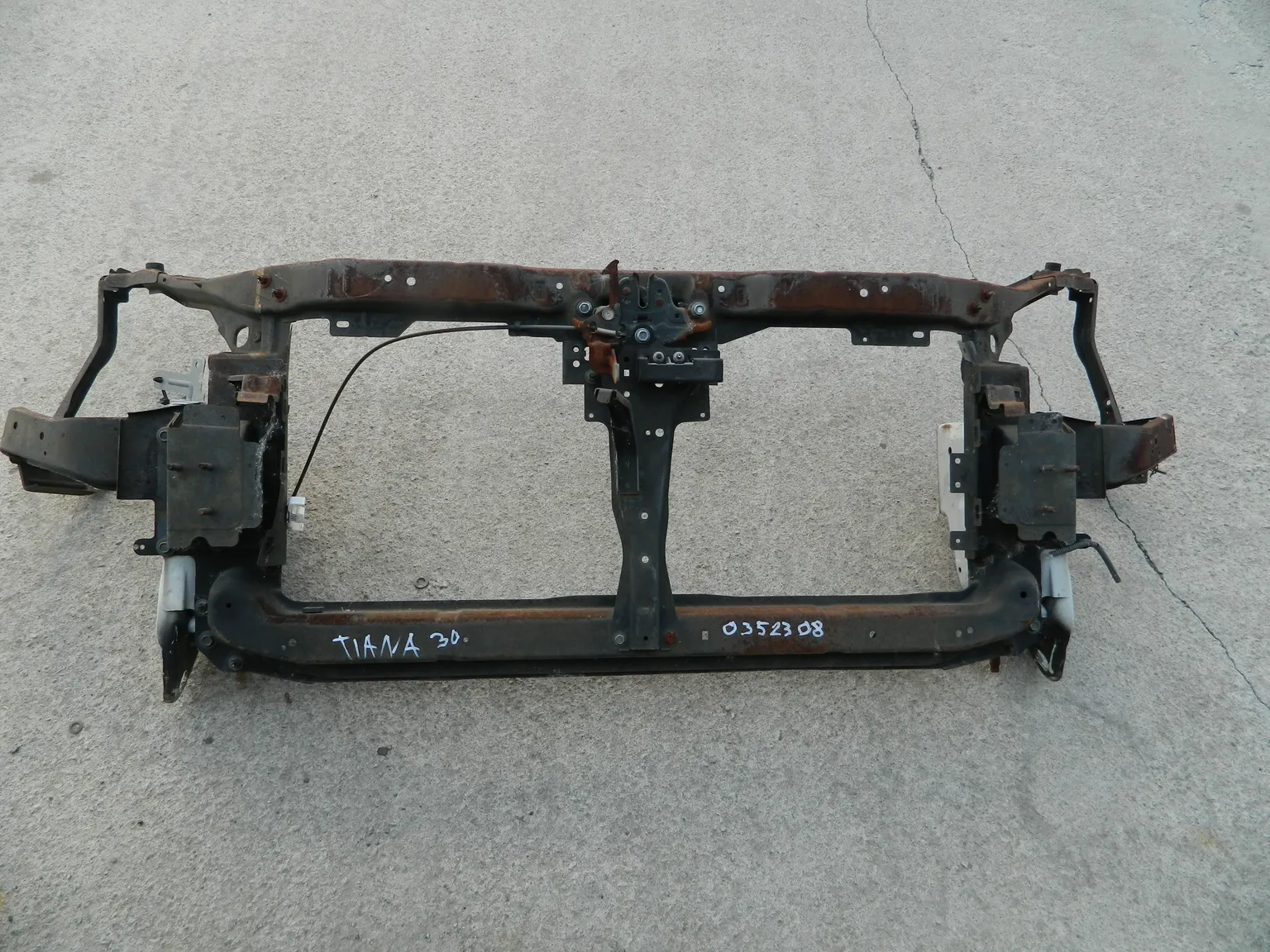 Рамка радиатора NISSAN TEANA J31 (Контрактный) 0352308