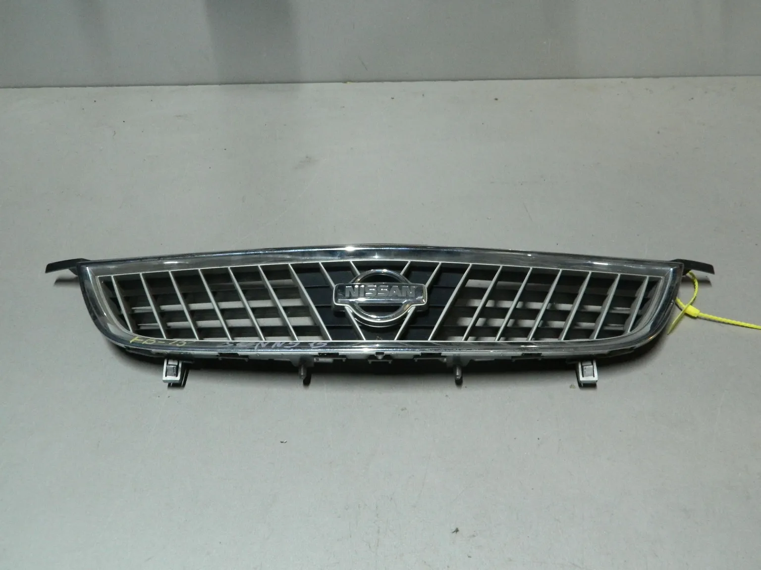 Решетка радиатора NISSAN SUNNY FB15 (Контрактный) 79773258