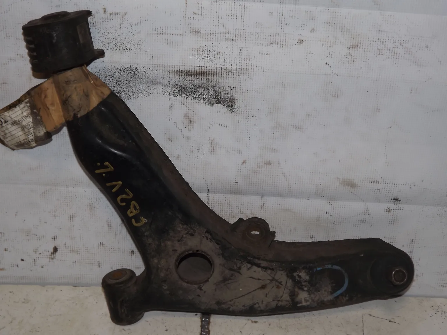 Рычаг подвески MITSUBISHI LIBERO CB2V Перед Лев (Контрактный) 45993086