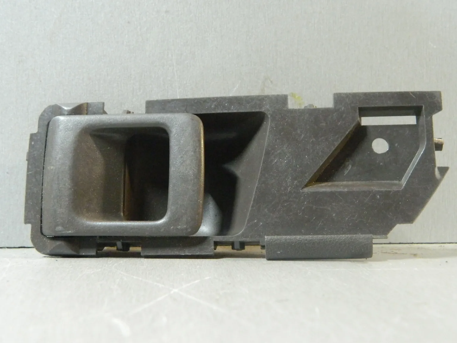 Ручка двери внутренняя TOYOTA CORONA AT170 Зад Лев (Контрактный) 81528402