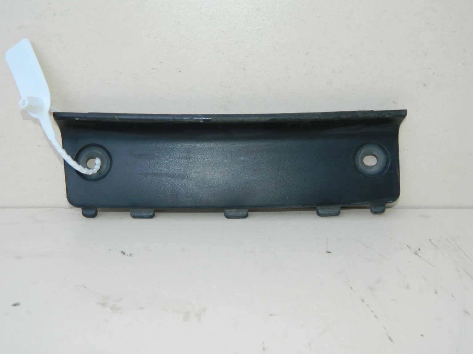 Заглушка бампера MITSUBISHI AIRTREK CU2W (Контрактный) 45993241