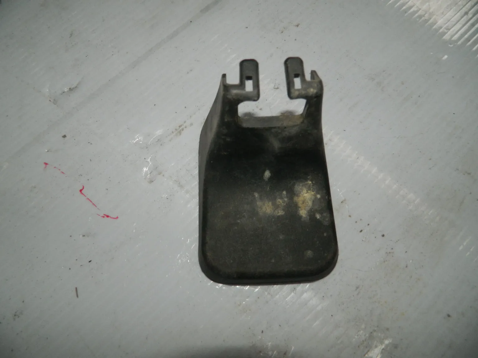 Накладка крепления сидений MITSUBISHI LANCER CY4A Зад Лев (Контрактный) 0632604