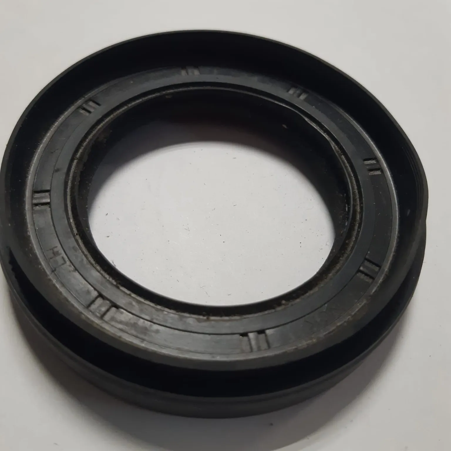 Сальник NOK BH6347F TOYOTA Alphard,Avalon 50x80x11x17,5 9031150052