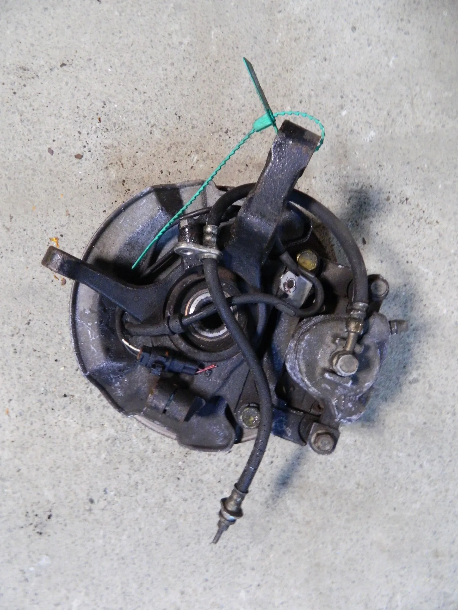 Ступица SUZUKI SWIFT ZC11S Перед Лев (Контрактный) 79591322